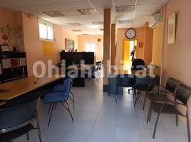 Alquiler local comercial, 70 m², cerca de bus y tren