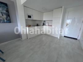Apartamento, 61 m², seminuevo, Calle Llastres