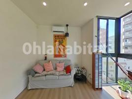 Apartamento, 84 m², cerca de bus y tren, Calle Riera de Sant Andreu