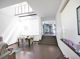  (unifamiliar aïllada), 572 m², près de bus et de train, presque neuf
