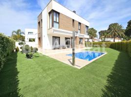 Casa (unifamiliar aislada), 529 m², nuevo, Calle Galileu