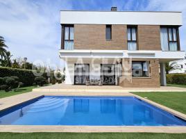 Casa (unifamiliar aislada), 529 m², nuevo, Calle Galileu