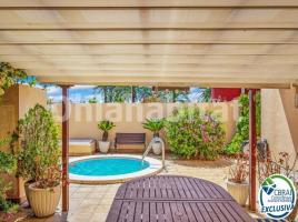 Casa (xalet / torre), 231 m², nou, Calle Mas Nou, 2