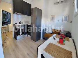 Propiedad vertical, 450 m², cerca de bus y tren, Plaza Cervantes