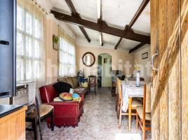 Houses (villa / tower), 265 m², Carretera Esparraguera