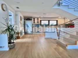 Casa (unifamiliar adossada), 190 m², prop de bus i tren, seminou
