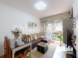 Flat, 91 m², near bus and train
