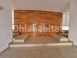 Flat, 83 m², near bus and train