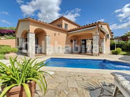 Houses (villa / tower), 186 m², almost new, Avenida Mas Santet