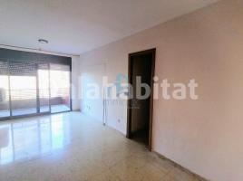 Pis, 99 m², prop de bus i tren, Calle Riu Ter