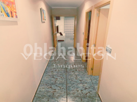 Pis, 56 m², prop de bus i tren