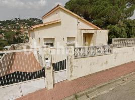 Houses (villa / tower), 187 m², almost new, Calle Roures