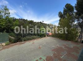 , 1681 m²