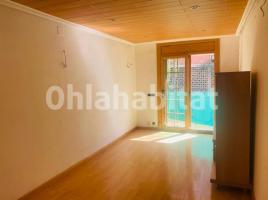 Ático, 60 m², cerca de bus y tren, Calle dels Pirineus