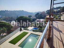 Casa (chalet / torre), 358 m², seminuevo