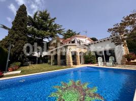 Houses (villa / tower), 254 m², Calle El Gironès
