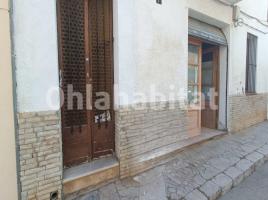 Alquiler local comercial, 138 m², cerca de bus y tren, Calle de Sant Lli