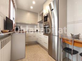 Casa (unifamiliar adossada), 194 m², prop de bus i tren, Calle de la Cerdanya