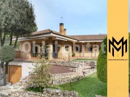 Casa (xalet / torre), 253 m², Calle Andreu Santasmasas, 8