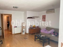 Piso, 81 m², cerca de bus y tren, seminuevo