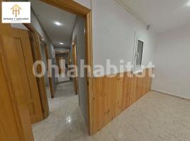 Attic, 45 m², near bus and train, Calle calle de Graner