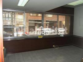 Louer , 160 m², Zona