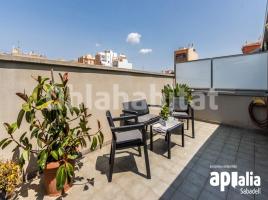 Dúplex, 141 m², près de bus et de train, presque neuf