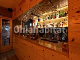 Lloguer local comercial, 125 m², prop de bus i tren