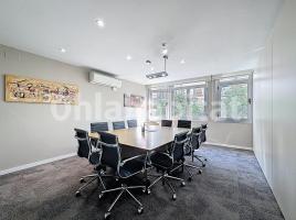 Louer , 405 m², près de bus et de métro, Calle de Tuset, 23