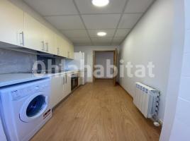 Flat, 109 m², near bus and train