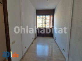 Piso, 67 m², cerca de bus y tren, Travesía Travessera de les Corts