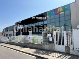 Nau industrial, 1763 m², Zona