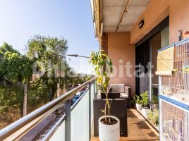 Piso, 100 m², cerca de bus y tren, seminuevo