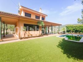 Houses (villa / tower), 405 m², almost new
