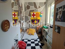 Pis, 85 m², près de bus et de train, presque neuf