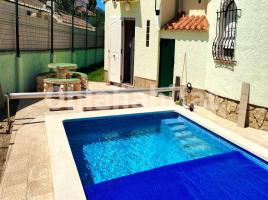 Houses (villa / tower), 167 m², Calle de les Sàlvies
