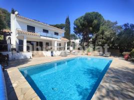Houses (villa / tower), 257 m²