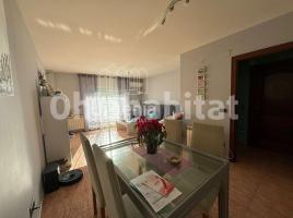 Piso, 107 m², seminuevo, Zona