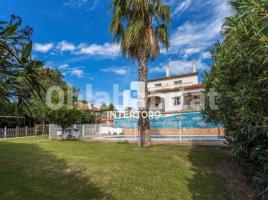 Casa (unifamiliar adosada), 346 m², seminuevo, Zona