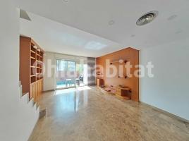 Casa (unifamiliar adosada), 234 m², cerca de bus y tren, Calle Joan Fuster Ortells