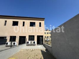 Obra nueva - Casa en, 140 m², cerca de bus y tren, nuevo