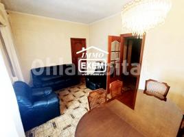 (unifamiliar adossada), 230 m², près de bus et de train