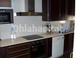 Alquiler dúplex, 116 m², cerca de bus y tren, seminuevo, Calle de Buxeda