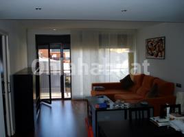 Alquiler dúplex, 116 m², cerca de bus y tren, seminuevo, Calle de Buxeda