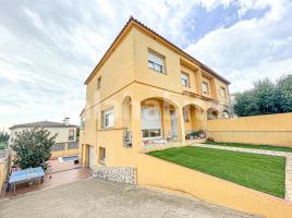 (unifamiliar adossada), 182 m², près de bus et de train, Calle de Josep Maria de Sagarra, 30