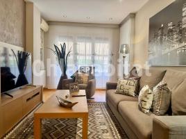 Piso, 105 m², seminuevo, Zona