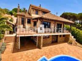 Casa (unifamiliar aislada), 689 m², Zona