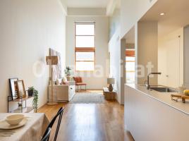 Dúplex, 115 m², cerca de bus y tren, Calle de Turull