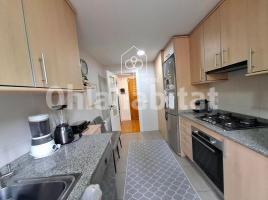 Piso, 129 m², seminuevo, Zona