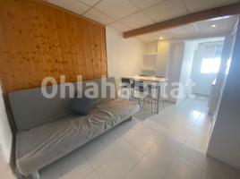 Lloguer estudi, 25 m², prop de bus i tren, Calle dels Mercaders, 6